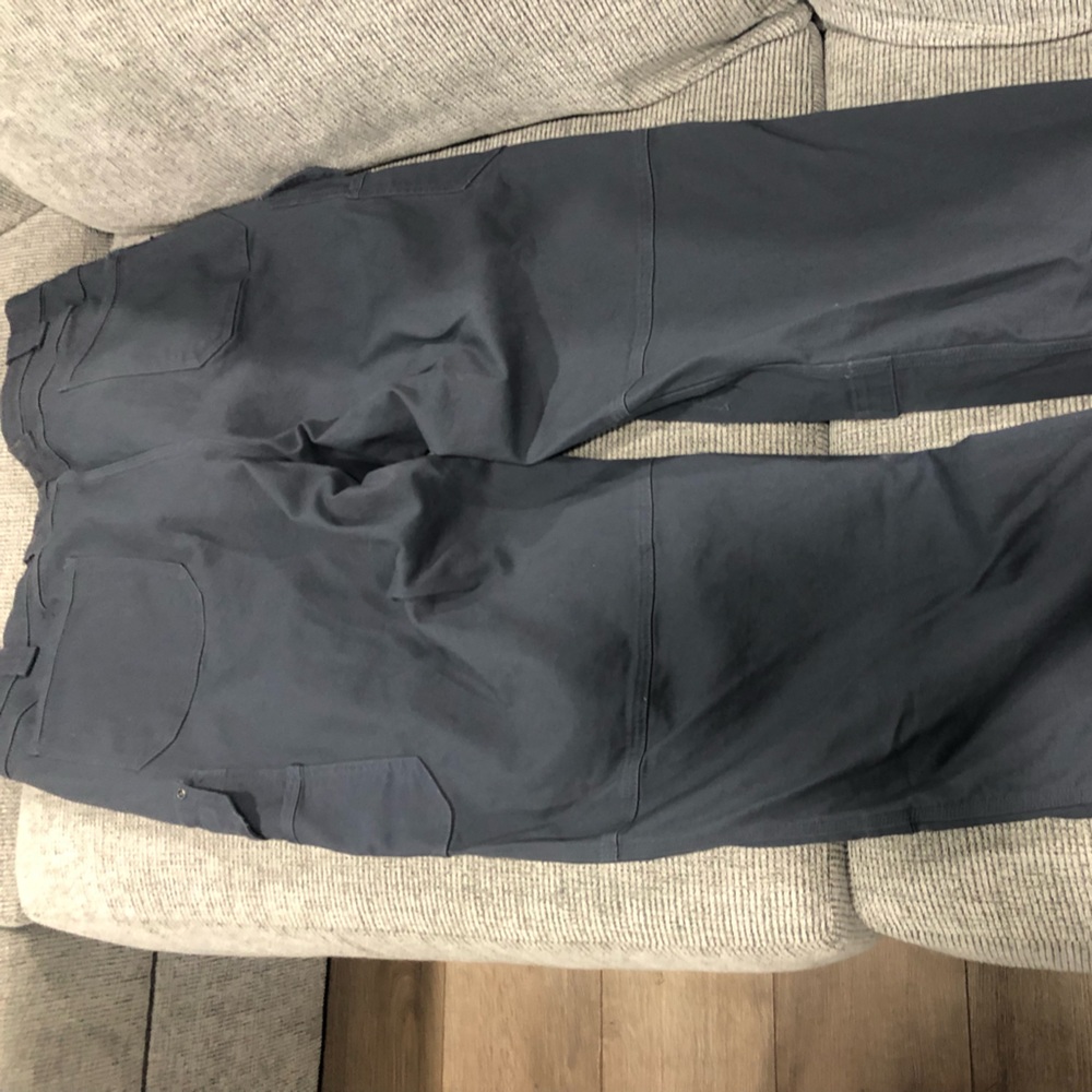 New without tags. Mens pants. Never worn.